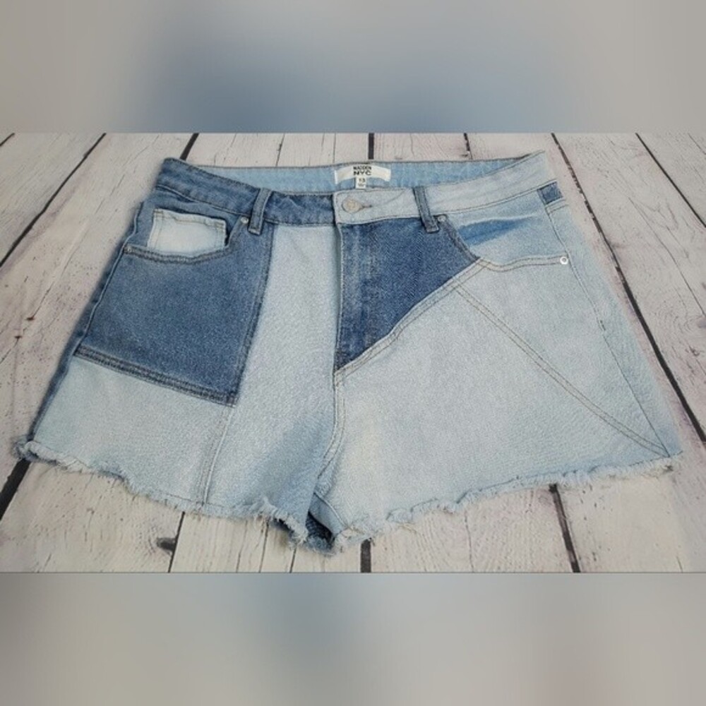 Madden NYC Juniors Colorblock Denim Mom Shorts size 13 Patchwork Design Raw Hem